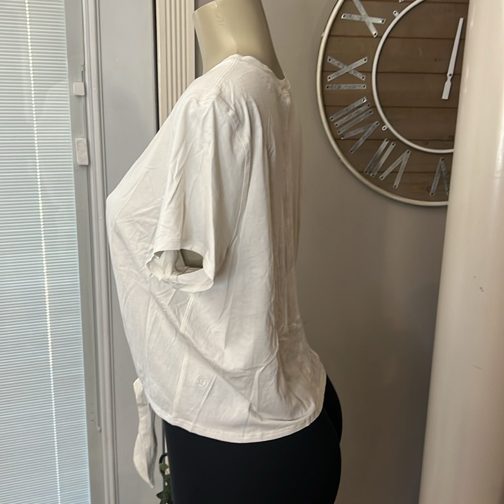 Lululemon - Picture 2 of 4
